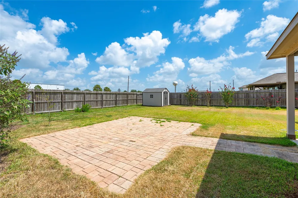 211 White Wing Lane Sealy, TX 77474