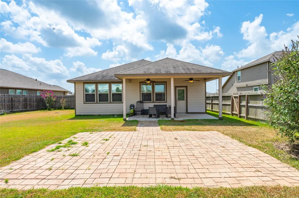 211 White Wing Lane Sealy, TX 77474