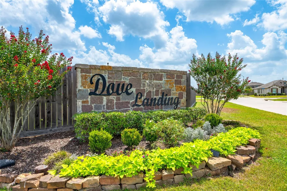 211 White Wing Lane Sealy, TX 77474