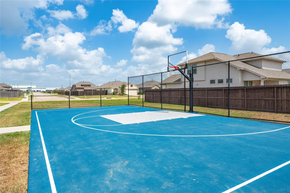 211 White Wing Lane Sealy, TX 77474