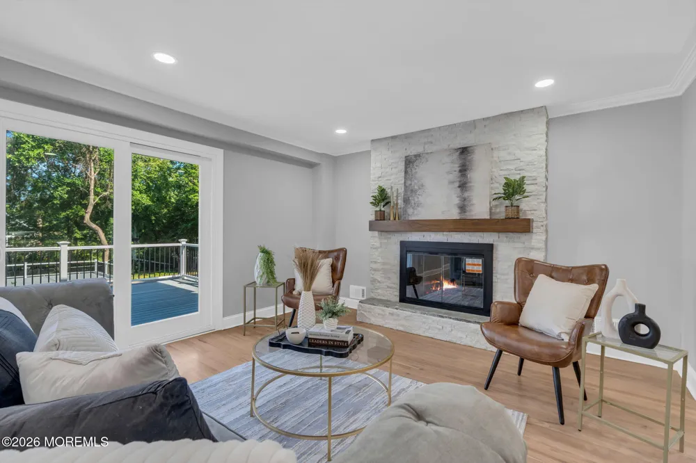 10 Sunrise Circle Holmdel, NJ 07733