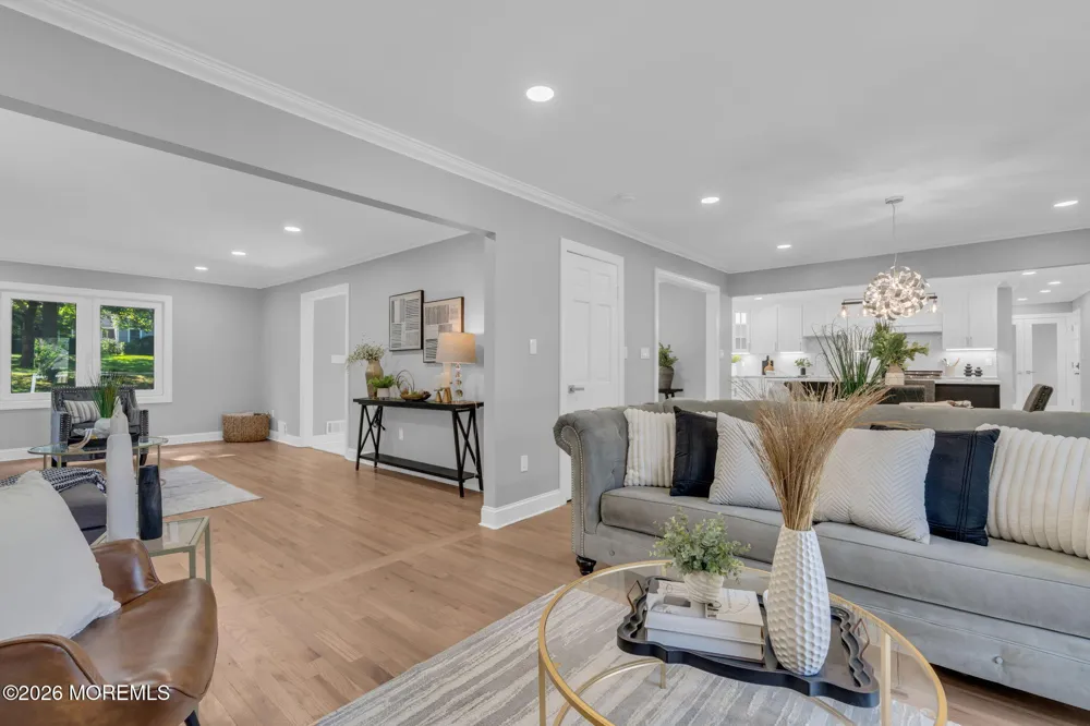 10 Sunrise Circle Holmdel, NJ 07733