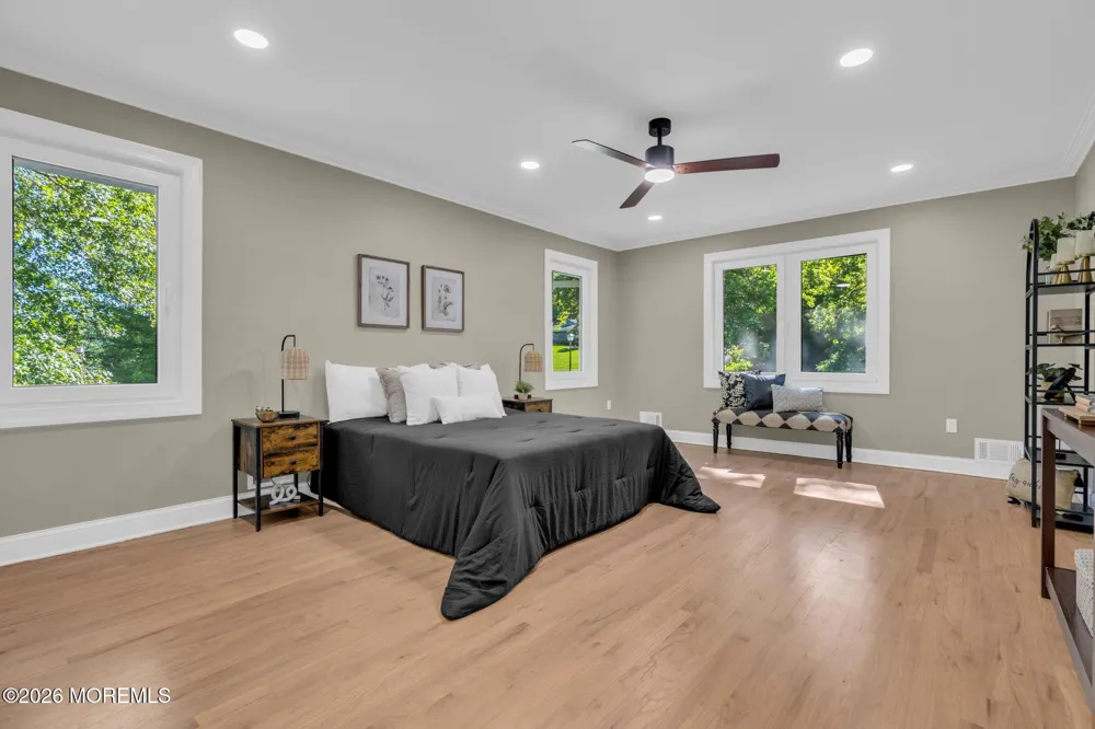 10 Sunrise Circle Holmdel, NJ 07733