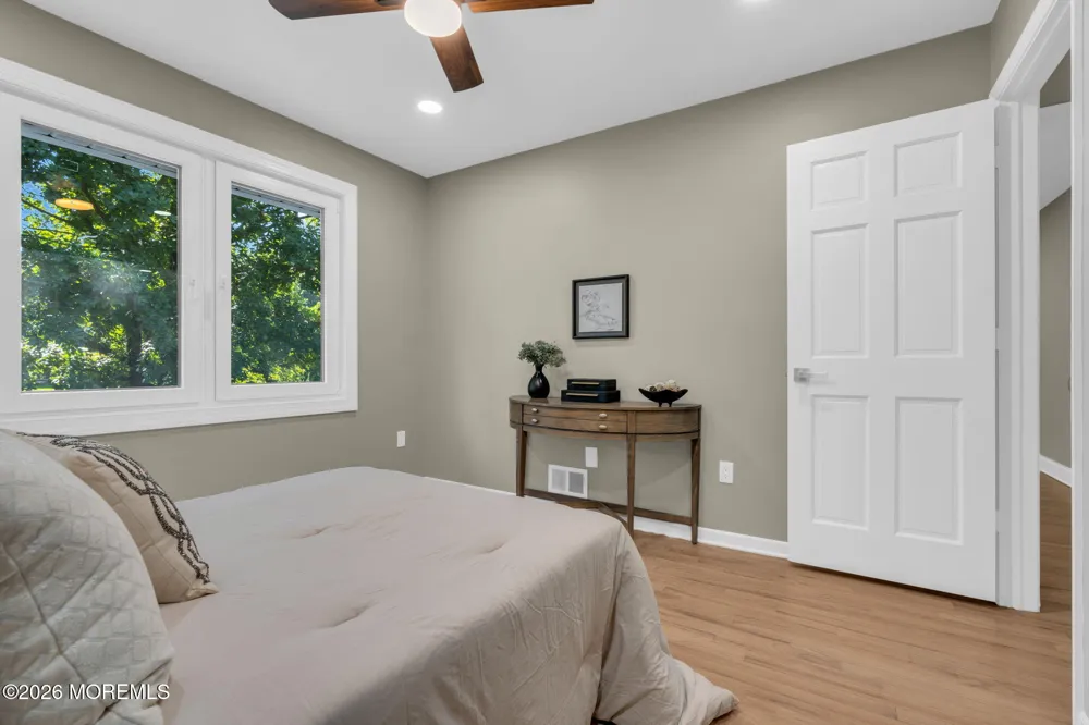 10 Sunrise Circle Holmdel, NJ 07733