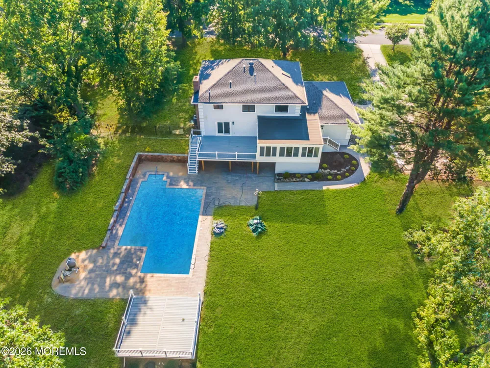 10 Sunrise Circle Holmdel, NJ 07733