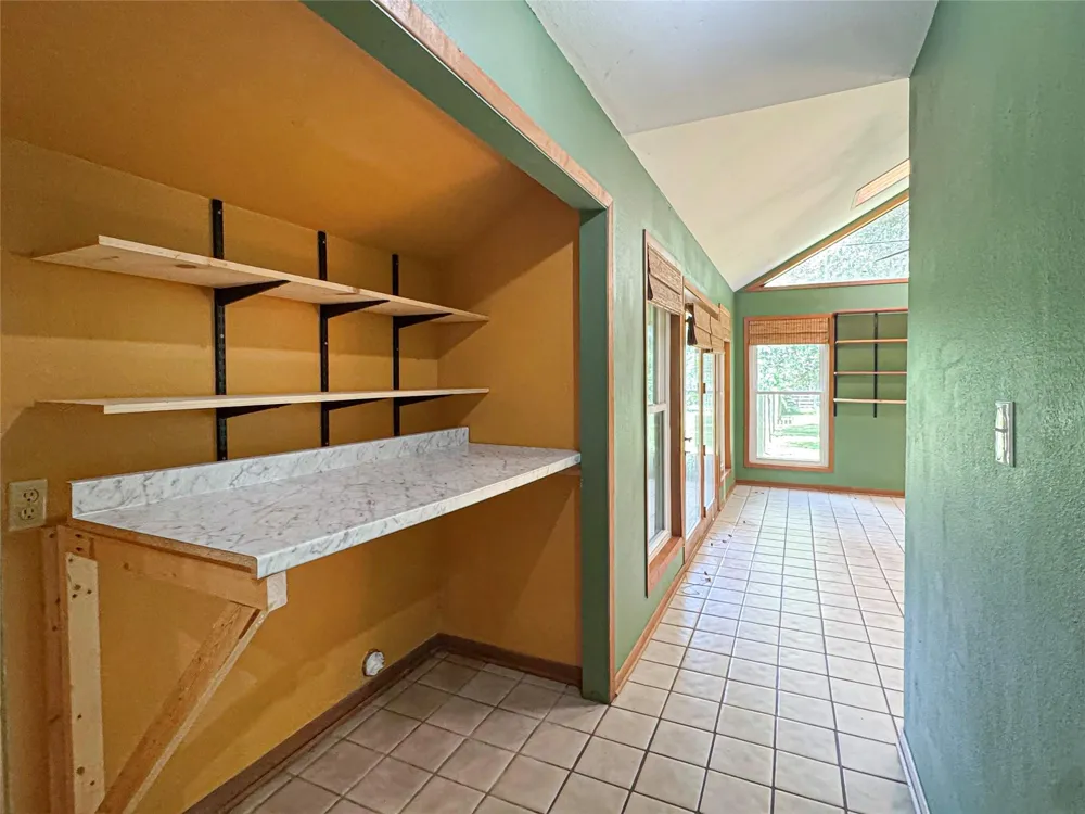 5610 County Road 823 West Columbia, TX 77486