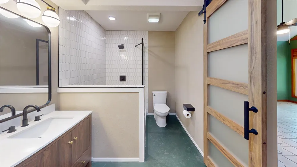 5610 County Road 823 West Columbia, TX 77486