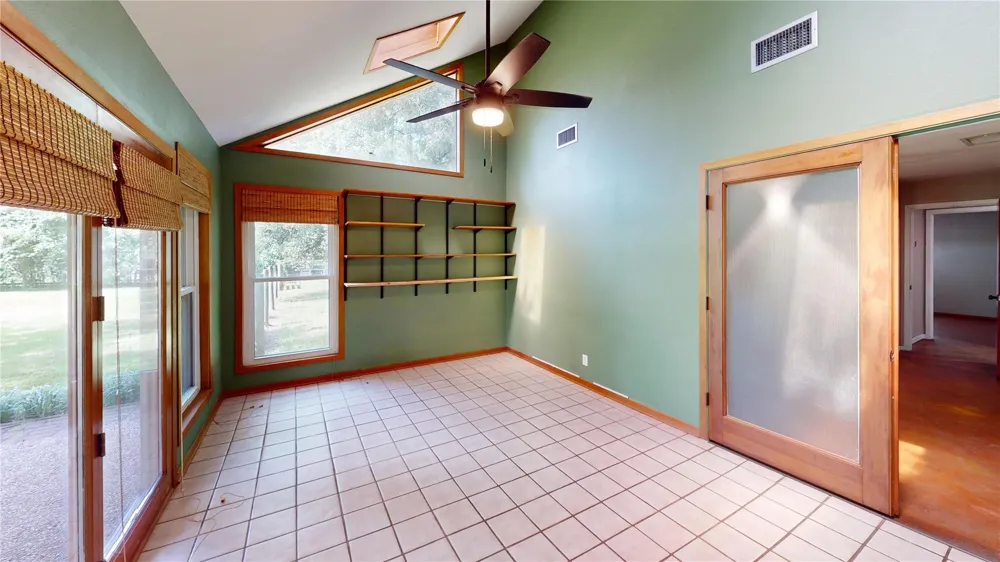 5610 County Road 823 West Columbia, TX 77486