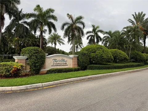6482 Emerald Dunes Dr #303