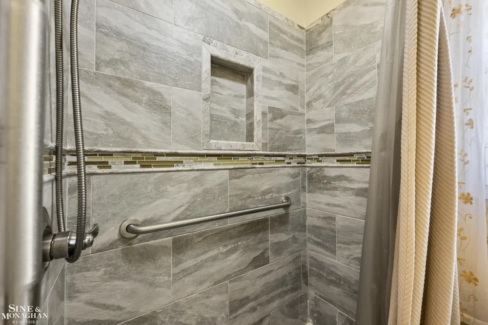 306 Ridge Road Grosse Pointe Farms City, MI 48236