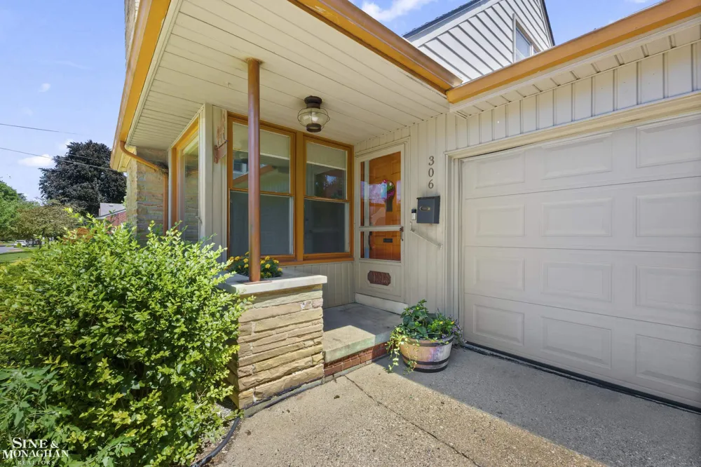 306 Ridge Road Grosse Pointe Farms City, MI 48236