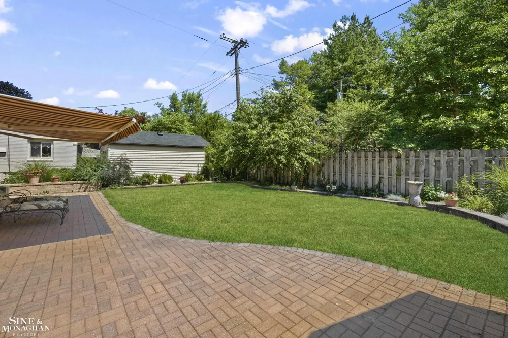 306 Ridge Road Grosse Pointe Farms City, MI 48236