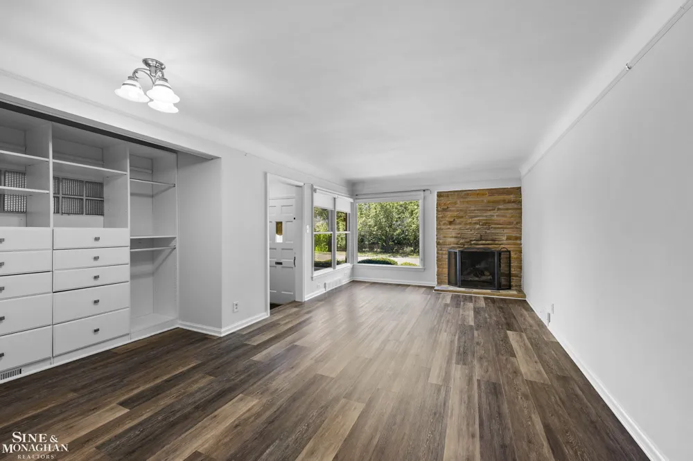 306 Ridge Road Grosse Pointe Farms City, MI 48236