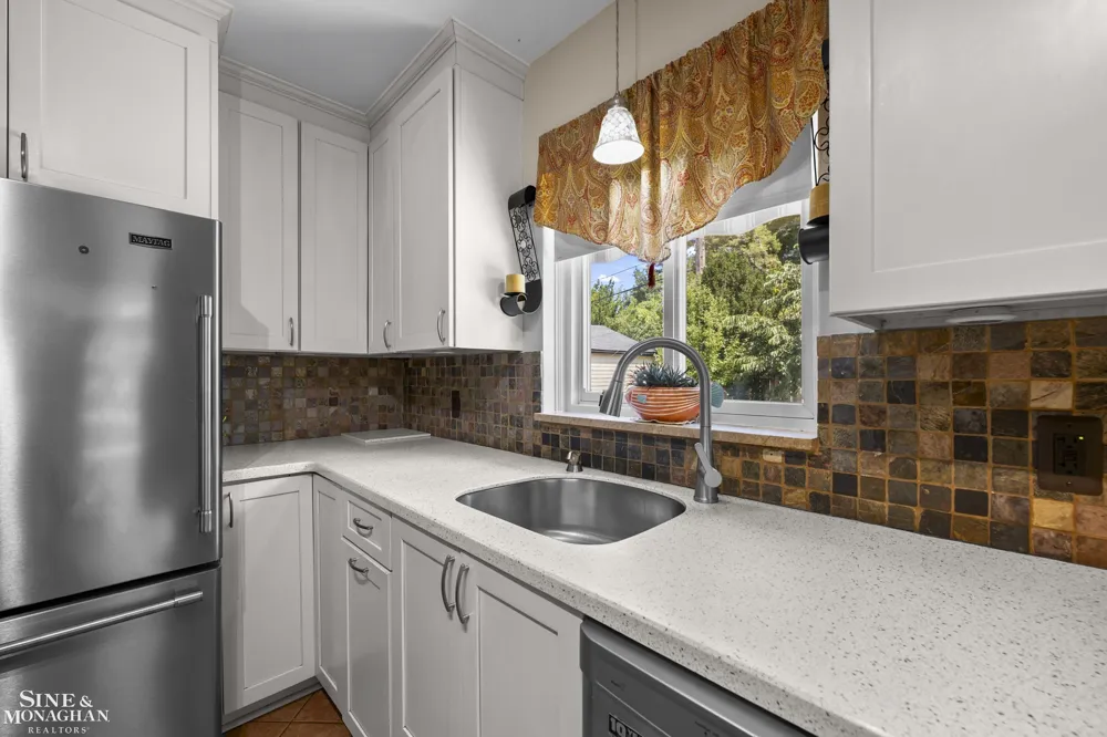 306 Ridge Road Grosse Pointe Farms City, MI 48236