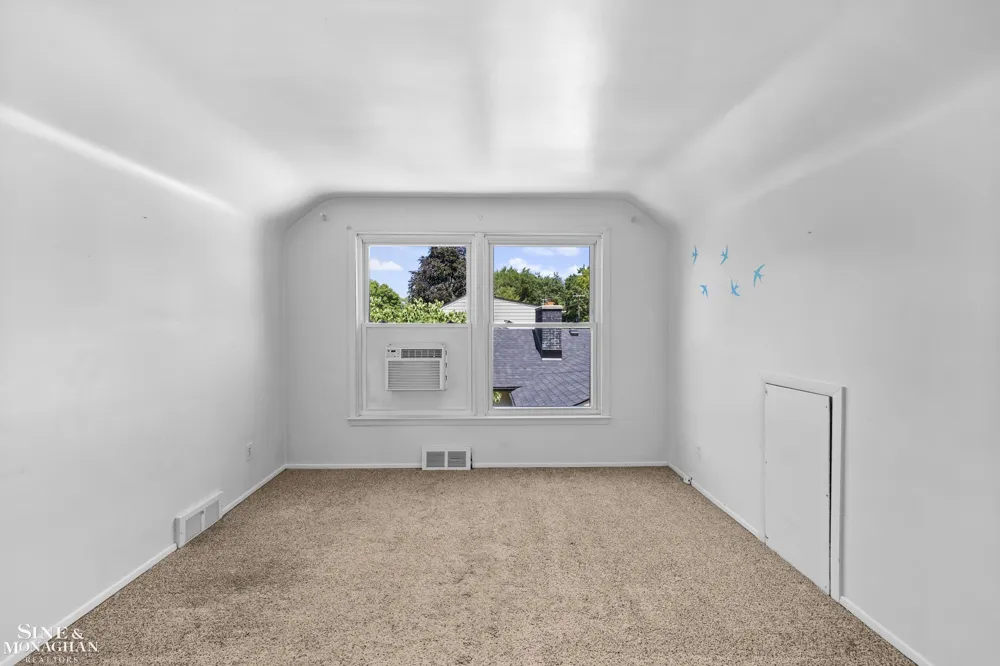 306 Ridge Road Grosse Pointe Farms City, MI 48236
