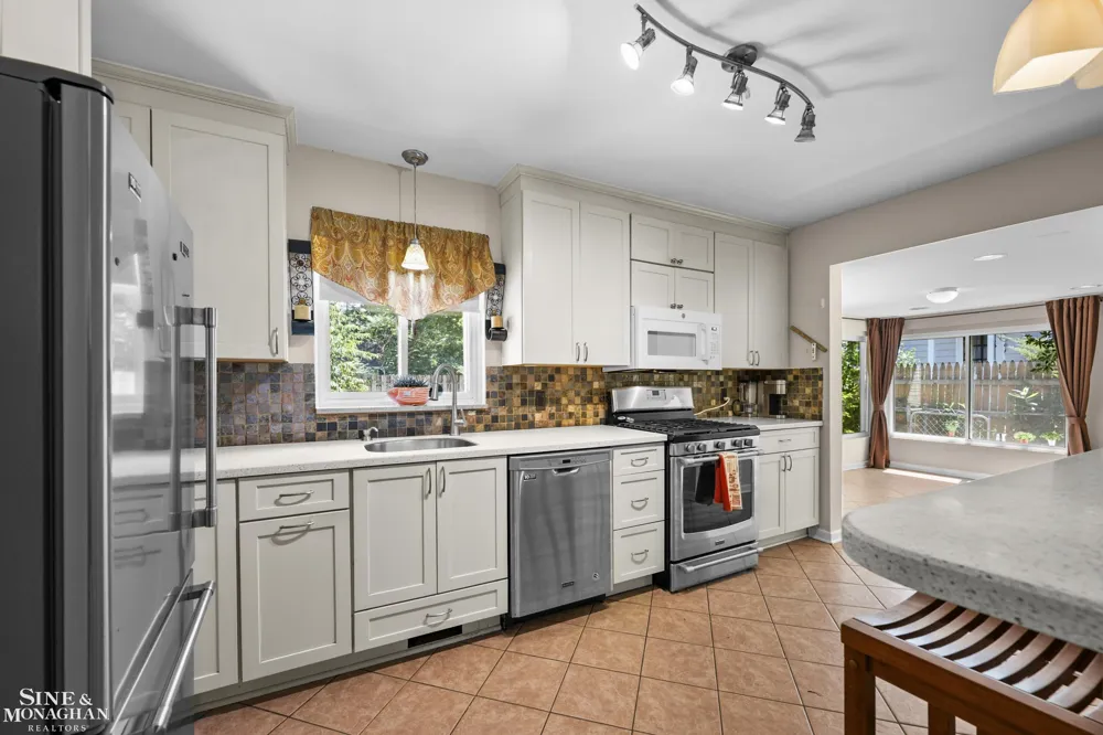 306 Ridge Road Grosse Pointe Farms City, MI 48236