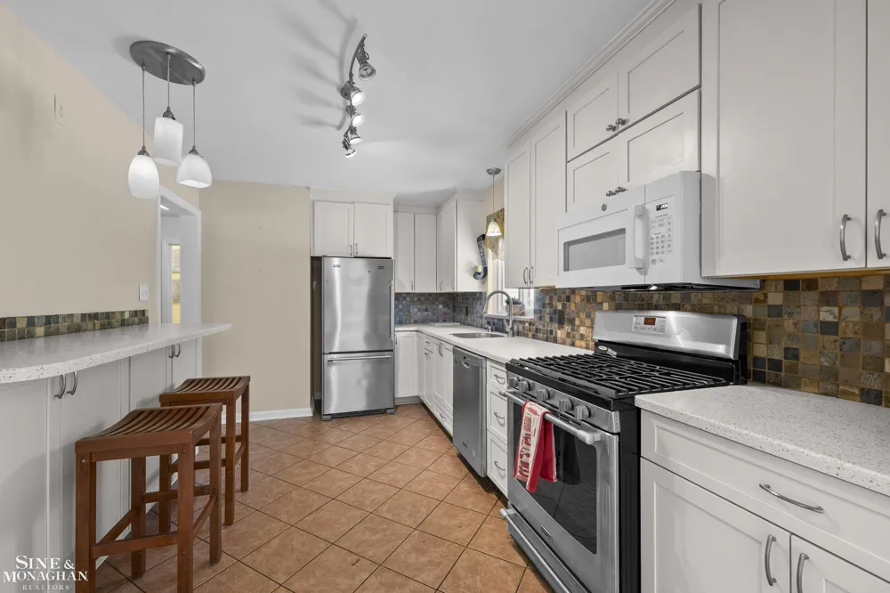 306 Ridge Road Grosse Pointe Farms City, MI 48236