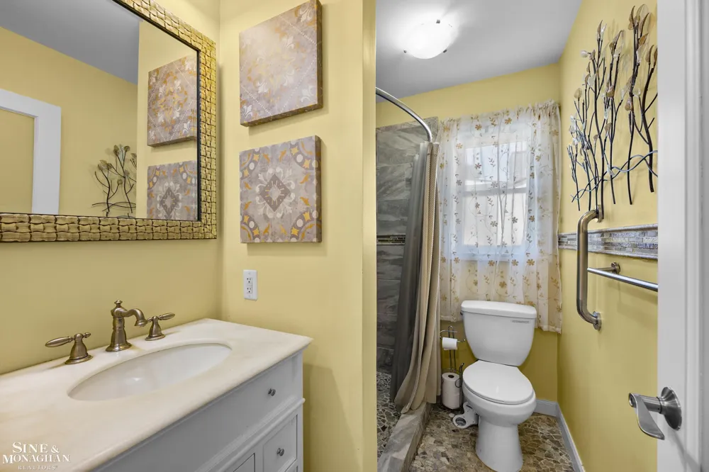 306 Ridge Road Grosse Pointe Farms City, MI 48236