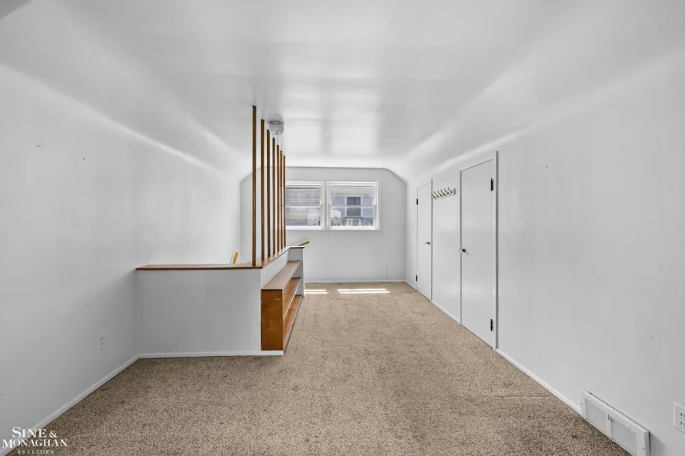 306 Ridge Road Grosse Pointe Farms City, MI 48236