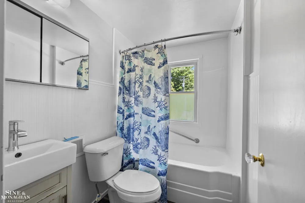 306 Ridge Road Grosse Pointe Farms City, MI 48236