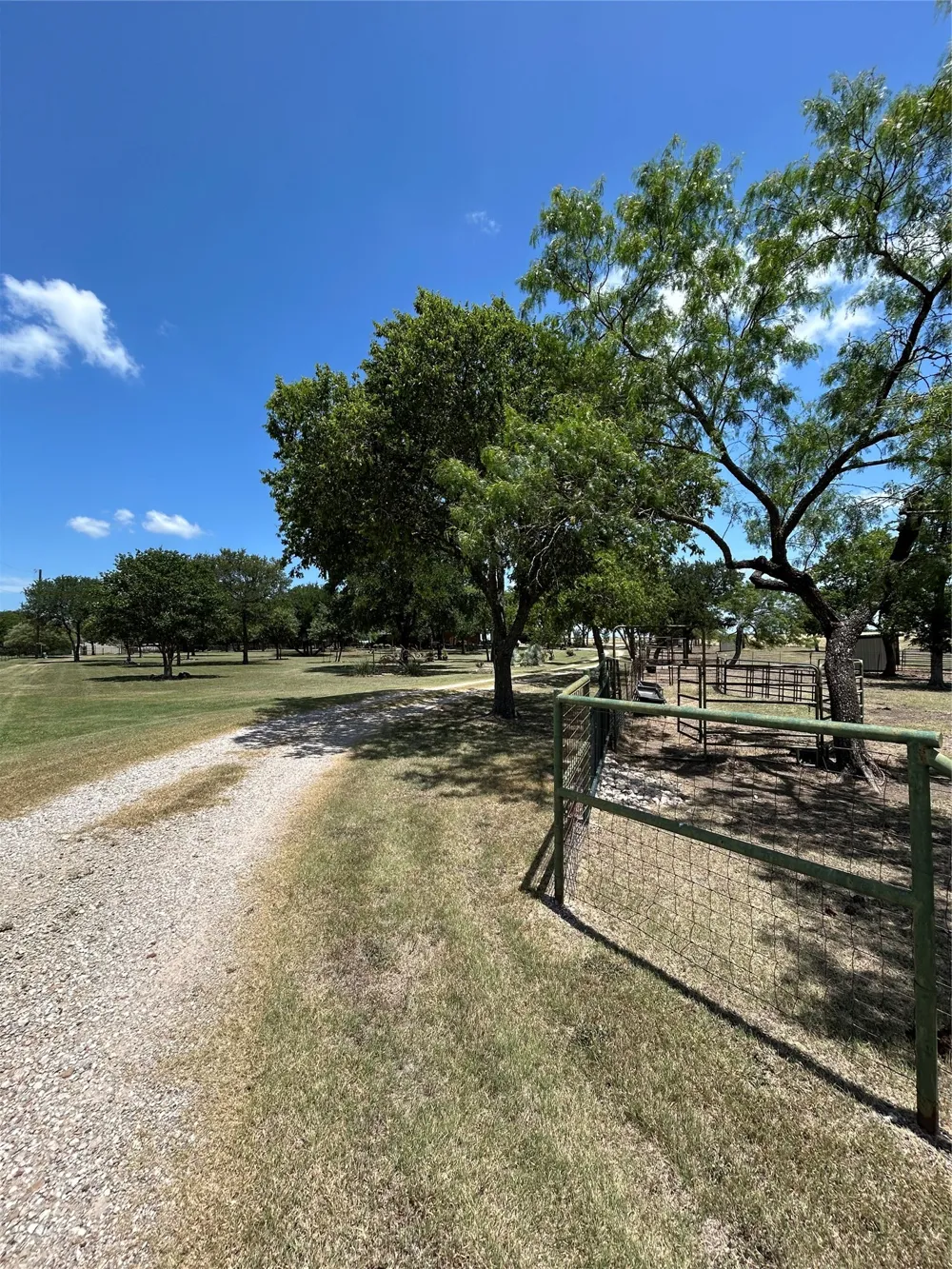 2200 Creechville Road Ennis, TX 75119