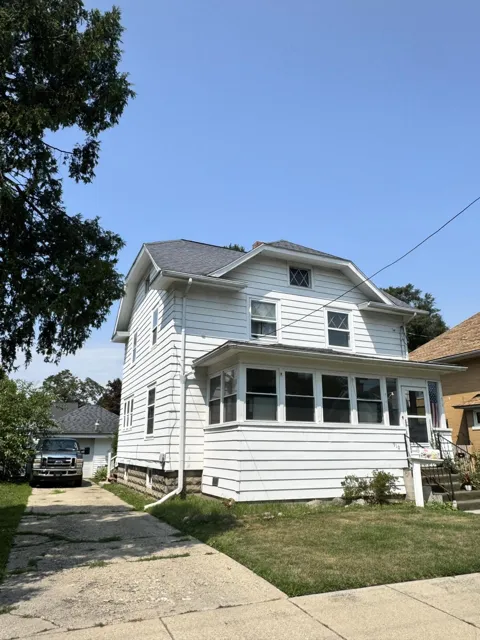 910 3rd Street