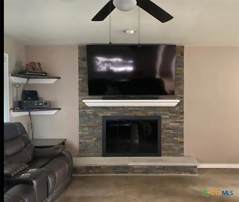 223 County Road 303 Bertram, TX 78605