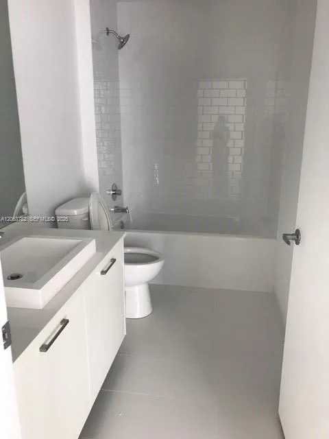 151 SE 1st St #2801 Miami, FL 33131