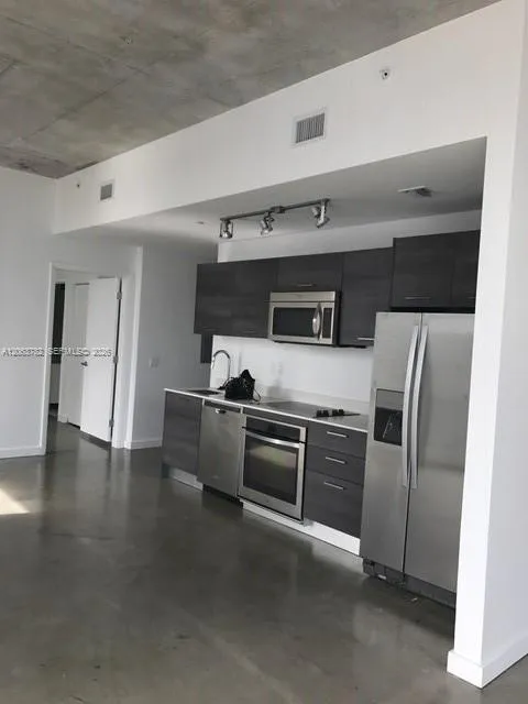 151 SE 1st St #2801 Miami, FL 33131