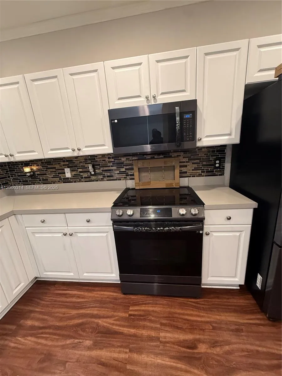 2802 NW 181st St Miami Gardens, FL 33056