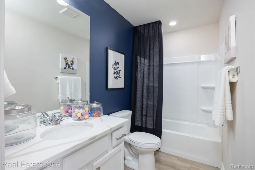 186 S Mill Street Plymouth City, MI 48170