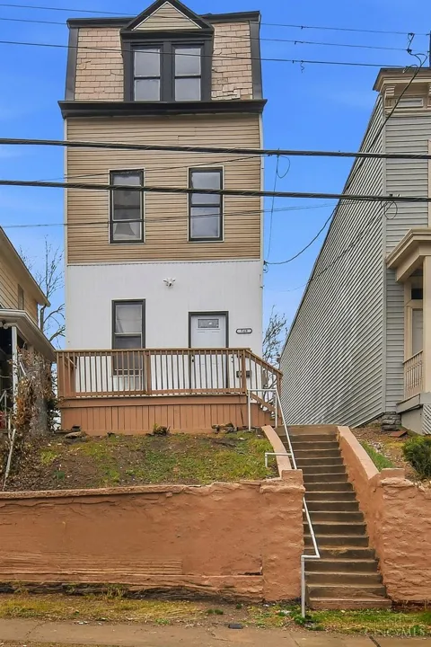 540 Grand Avenue