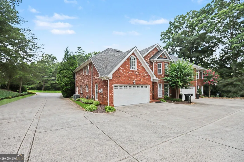 6375 Glenridge DR Sandy Springs, GA 30328