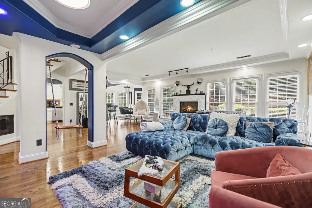 6375 Glenridge DR Sandy Springs, GA 30328