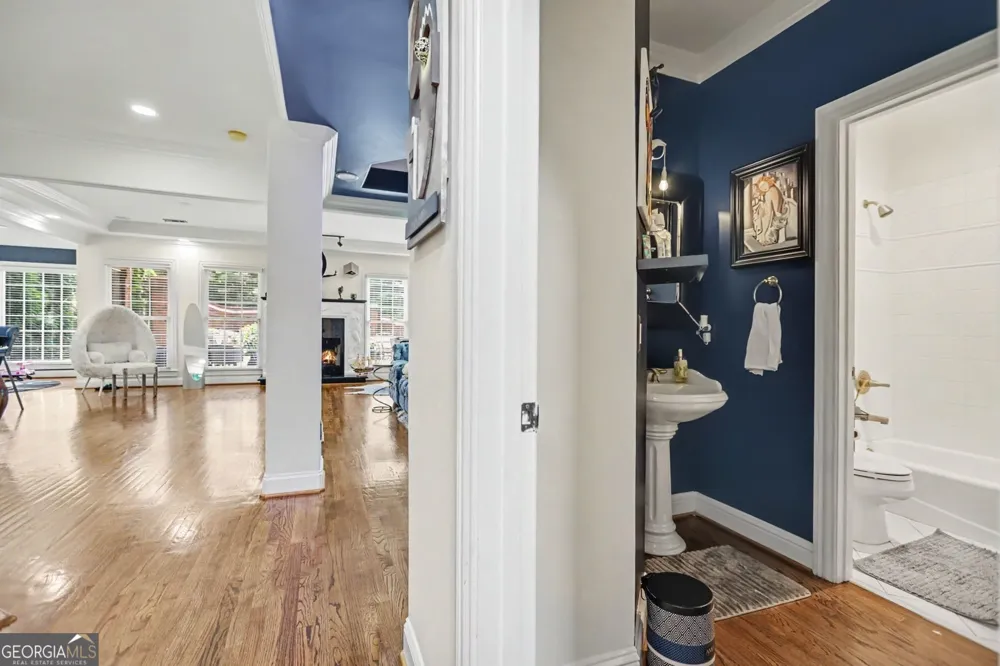 6375 Glenridge DR Sandy Springs, GA 30328