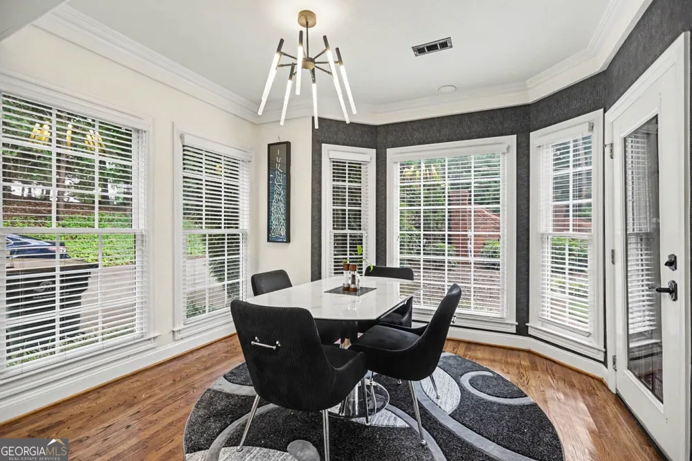 6375 Glenridge DR Sandy Springs, GA 30328