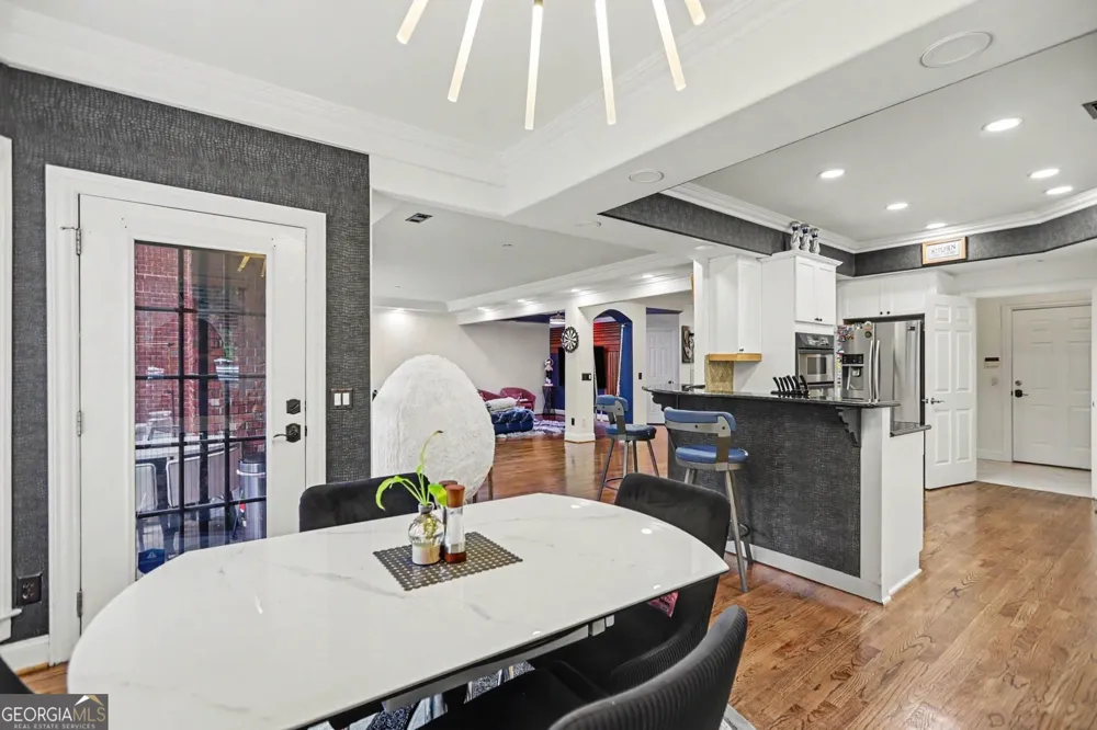 6375 Glenridge DR Sandy Springs, GA 30328