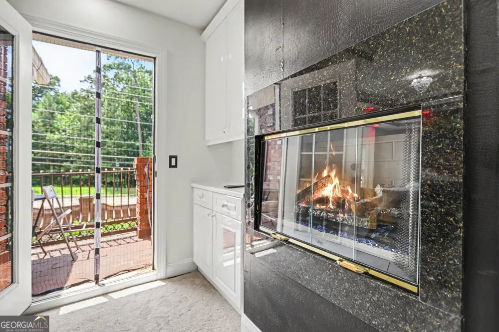 6375 Glenridge DR Sandy Springs, GA 30328