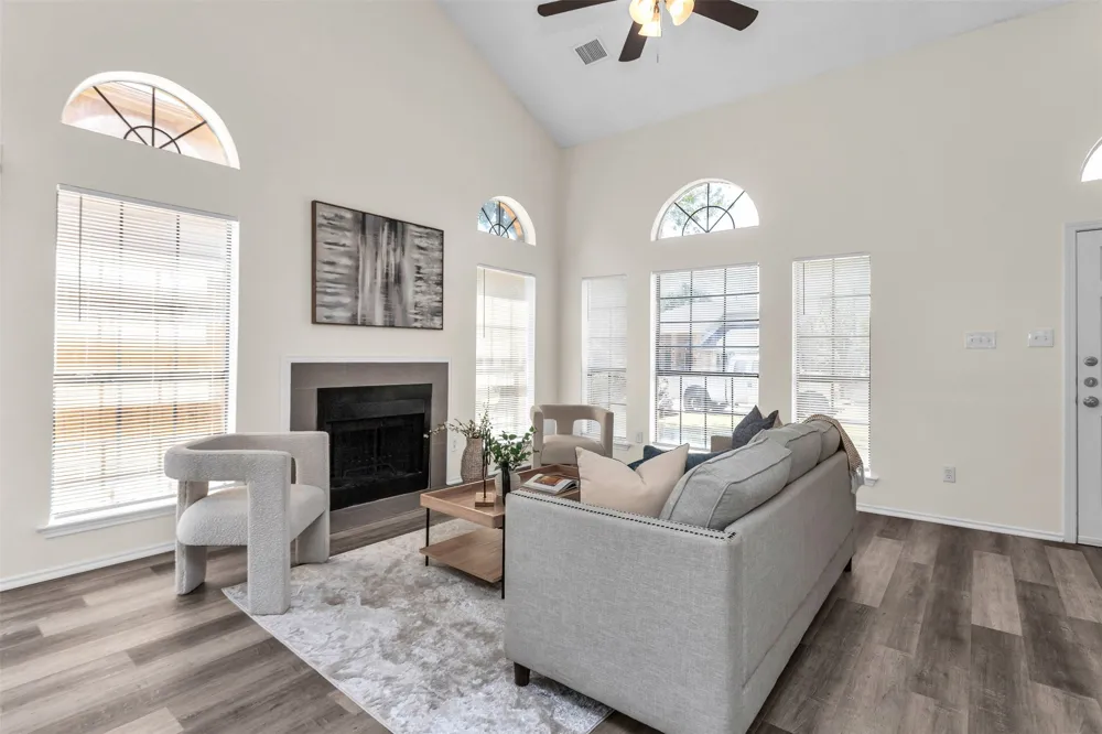 11805 S Eloise Balch Springs, TX 75180