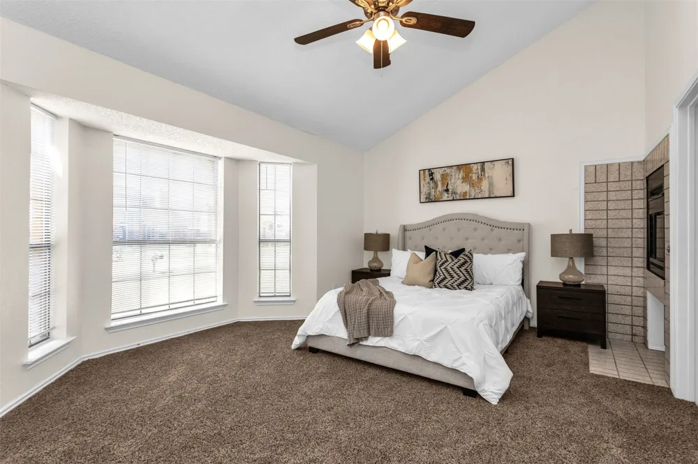 11805 S Eloise Balch Springs, TX 75180