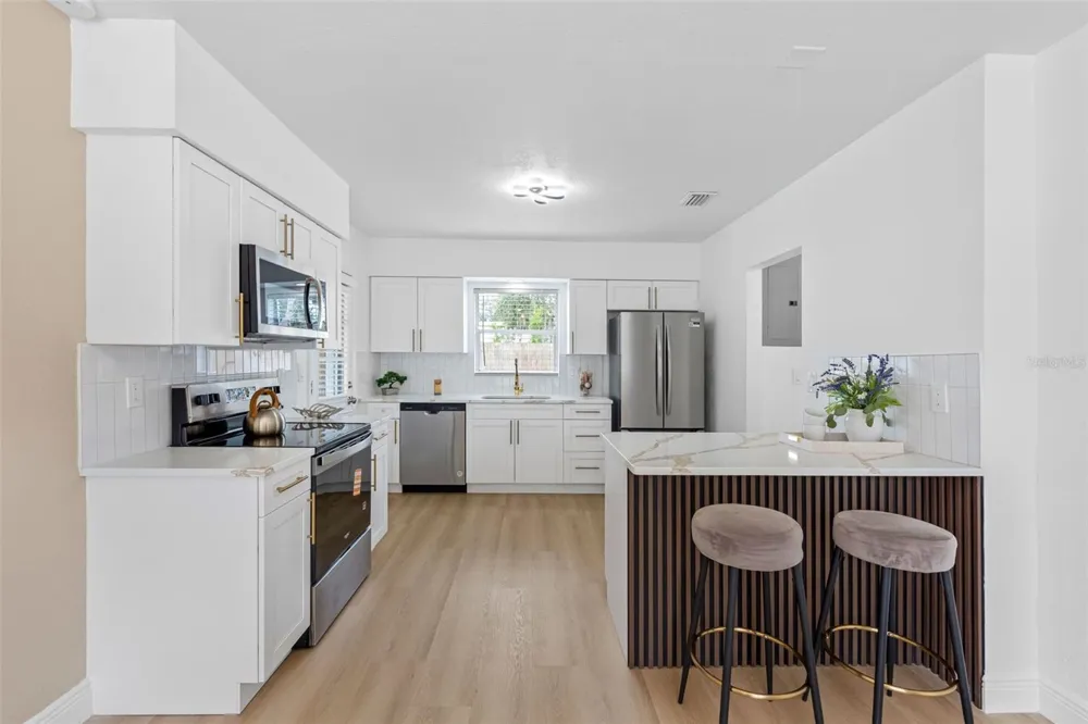 230 BEVERLY BOULEVARD Brandon, FL 33511