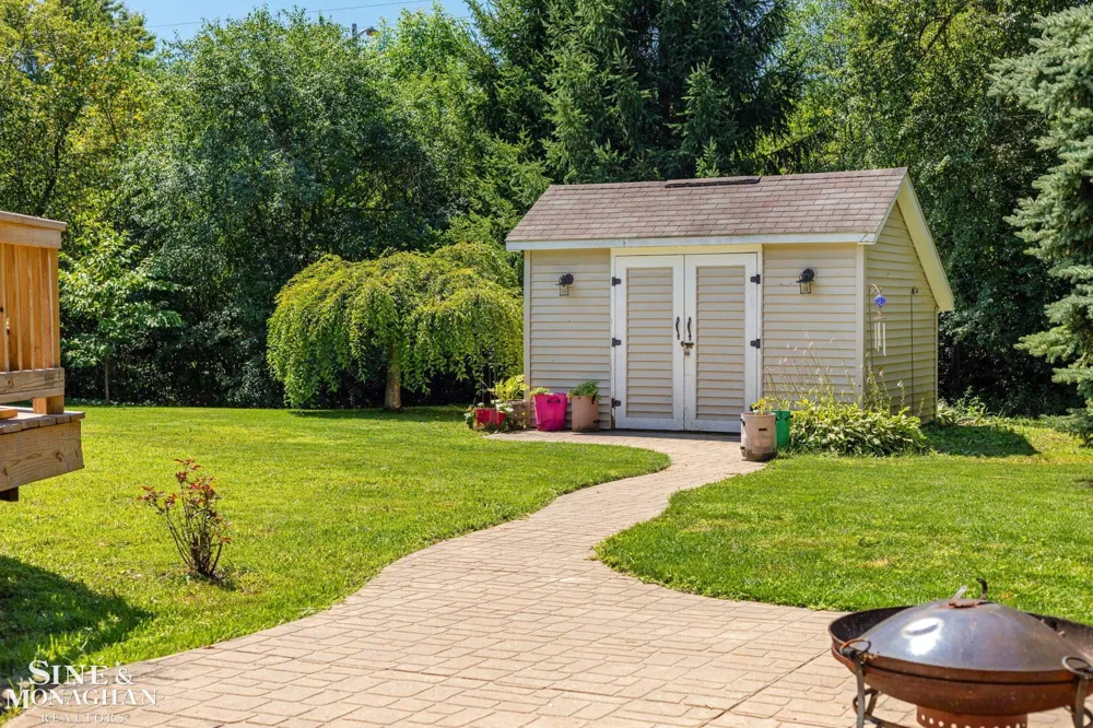 886 Montana Street Marysville City, MI 48040