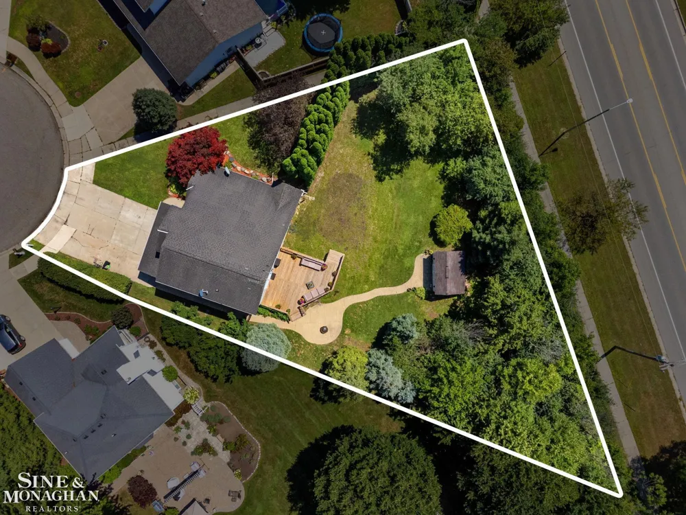 886 Montana Street Marysville City, MI 48040