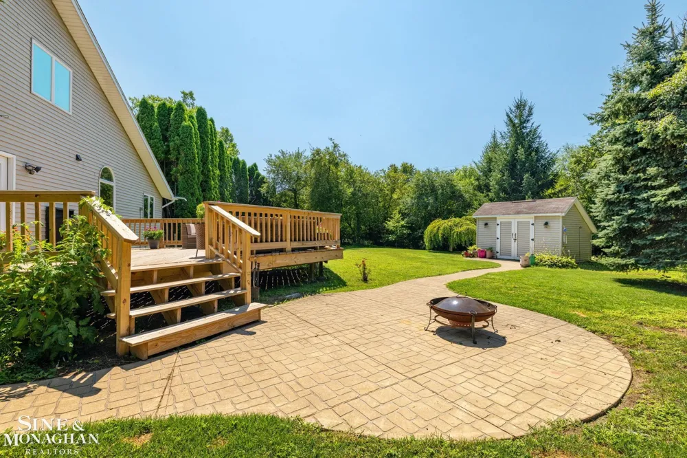 886 Montana Street Marysville City, MI 48040