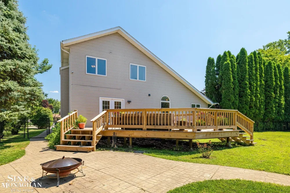 886 Montana Street Marysville City, MI 48040
