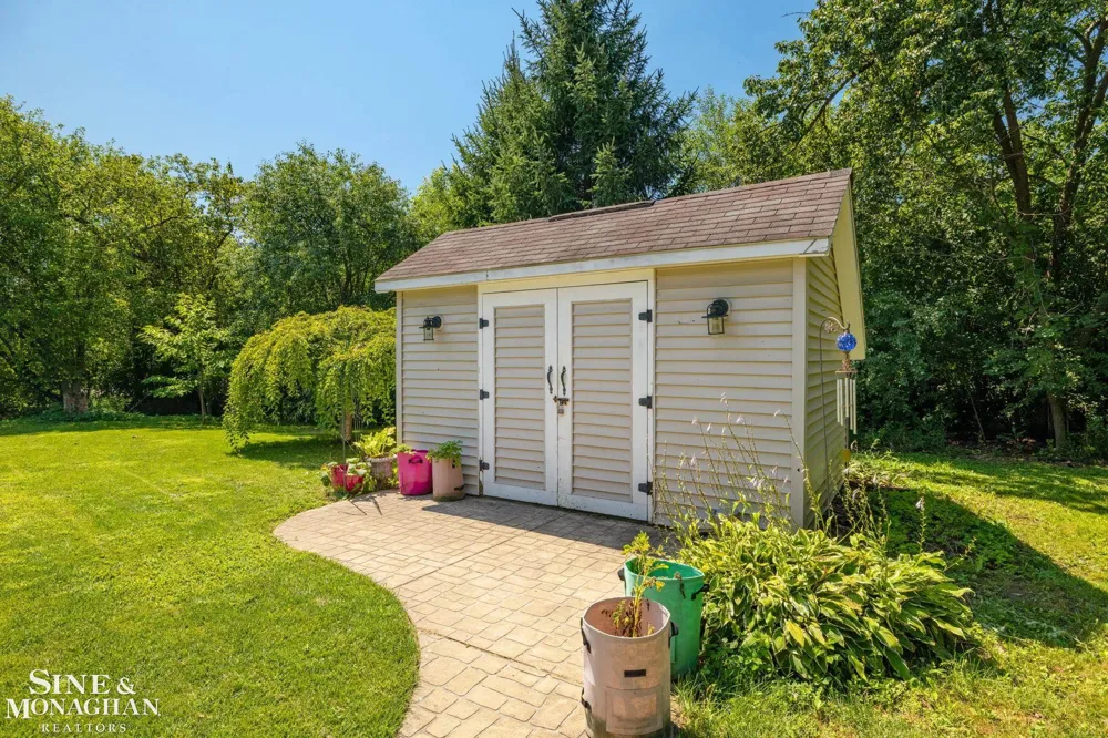 886 Montana Street Marysville City, MI 48040