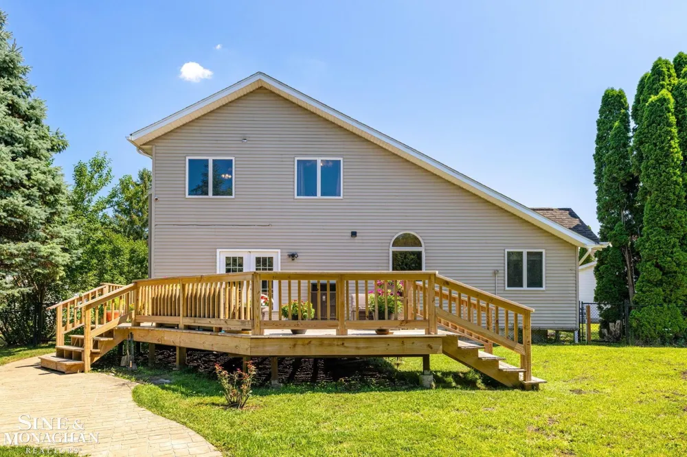 886 Montana Street Marysville City, MI 48040