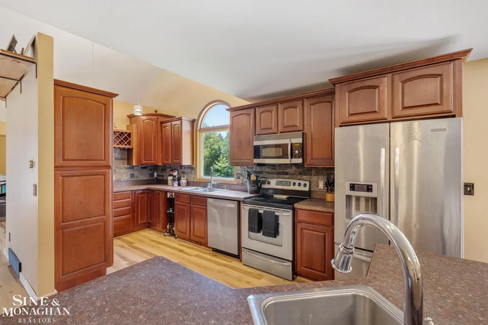 886 Montana Street Marysville City, MI 48040