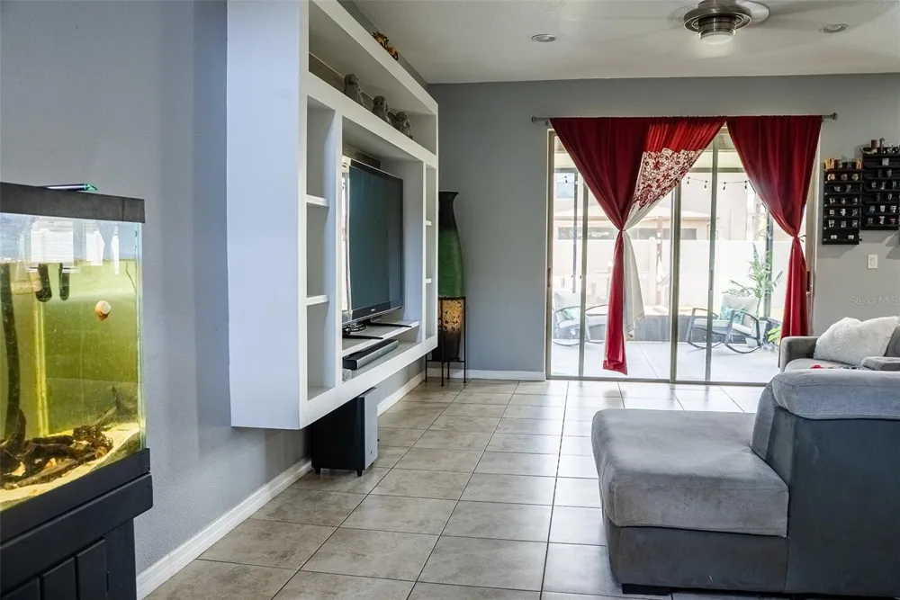 1507 GADSDEN POINT PLACE Ruskin, FL 33570