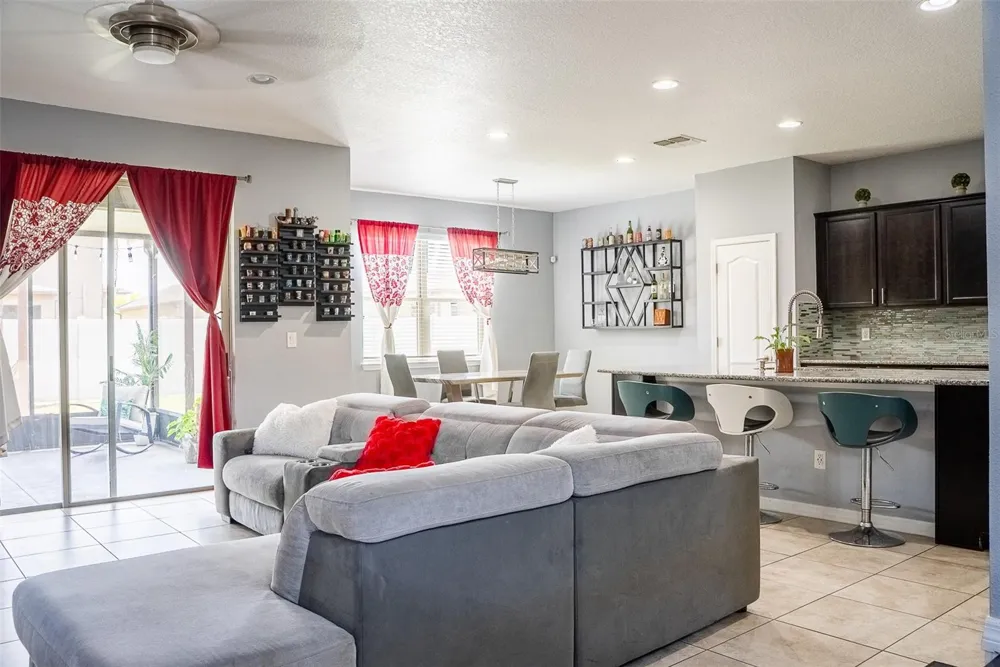 1507 GADSDEN POINT PLACE Ruskin, FL 33570